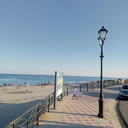 Appartamento 5 Palme Siderno Exterior foto